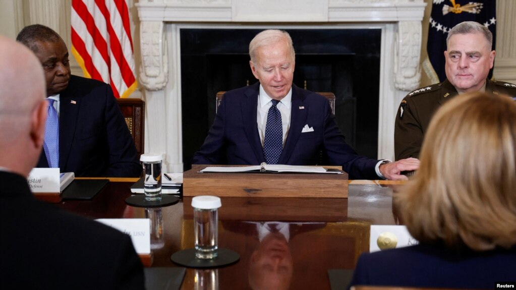 美国总统拜登2022年10月26日召集国防高层官员开会。（路透社）(photo:VOA)