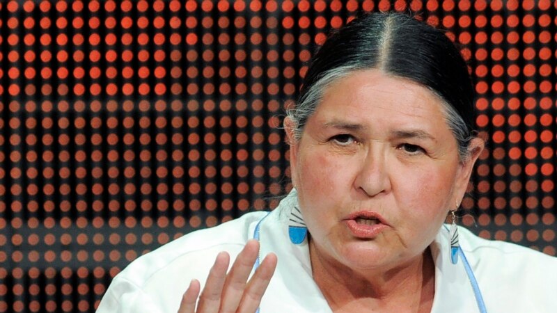 Sacheen Littlefeather, Who Declined Oscar on Marlon Brando's Behalf, Dies at 75 