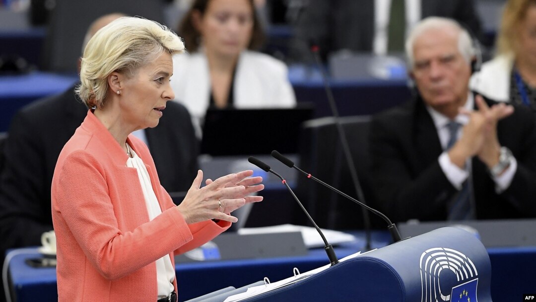 Chủ tịch Ủy ban châu Âu, Ursula von der Leyen, hoan nghênh việc các nước thành viên nhất trí về gói 8 biện pháp trừng phạt.