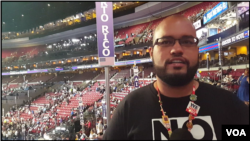 Luis Benitez, Puerto Rico delegate at the Democratic National Convention in Philadelphia, Pennsylvania, July 27, 2016. (Photo: Bill Gallo / VOA )