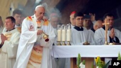 Pope Francis celebrates Mass at the Marian shrine, in Sumuleu Ciuc, Romania, June 1, 2019. 