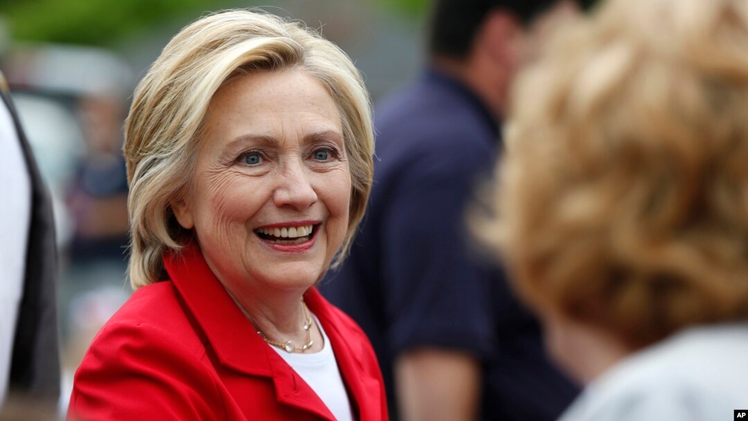 Ứng cử viên Tổng thống của đảng Dân chủ Hillary Clinton tại một buổi diễu hành kỷ niệm ngày Độc lập ở Gorham, New Hampshire ngày 04/7/2015.