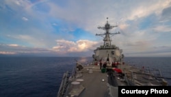 资料照：美军杜威号导弹驱逐舰2017年5月6日在南中国海巡航 （美国海军照片）