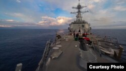 AQShning "USS Dewey" harbiy kemasi Janubiy Xitoy dengizida