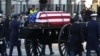 La dépouille de l'ancien président était arrivée mardi au Capitole, à Washington.