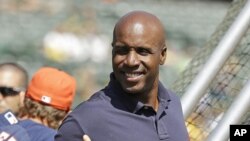 Bonds es el líder de cuadrangulares de todos los tiempos en el béisbol de las mayores con 762 y ganó siete títulos como Jugador Más Valioso.