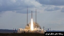 Peluncuran roket pembawa satelit, Ghaem 100 buatan Iran.