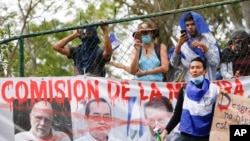 Estudiantes continúan atrincherados en dos universidades en Nicaragua. Ellos protestan contra el régimen del presidente Daniel Ortega.