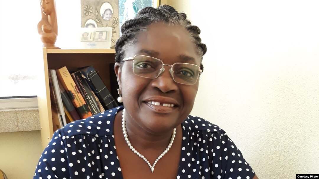 Maria Encarnação Pimenta, psicóloga (clínica e industrial) e professora universitária