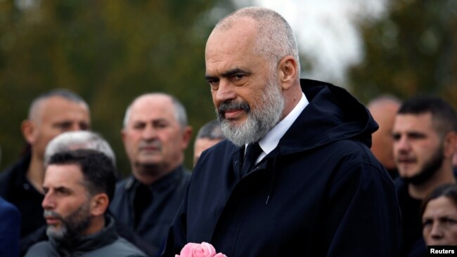 阿尔巴尼亚总理拉马参加地震死难者的葬礼