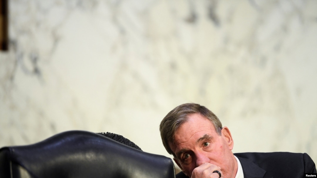 美國國會參議院情報委員會主席馬克·沃納(Mark Warner)2023年3月8日主持一場聽證會。(路透社)