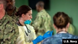 美國海軍軍醫準備為社區提供醫療服務（美國海軍2020年3月29日）