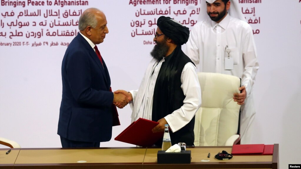 Estados Unidos y el Talibán firmaron el sábado un acuerdo de paz que busca poner fin a 18 años de derramamiento de sangre en Afganistán y permitir que las tropas estadounidenses regresen a casa tras la guerra más larga librada nunca por Washington.