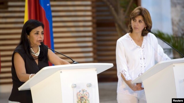 Las cancilleres Delcy Rodríguez de Venezuela y María Angela Holguín de Colombia sostuvieron su primera reunión en Cartagena con iras de reabrir la frontera entre ambos países.