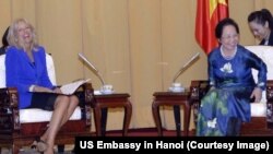 Sau khi tới Hà Nội, bà Biden đã có cuộc gặp với Phó Chủ tịch nước Nguyễn Thị Doan. 
