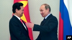 Thủ tướng Việt Nam Nguyễn Tấn Dũng và Tổng thống Nga Vladimir Putin.