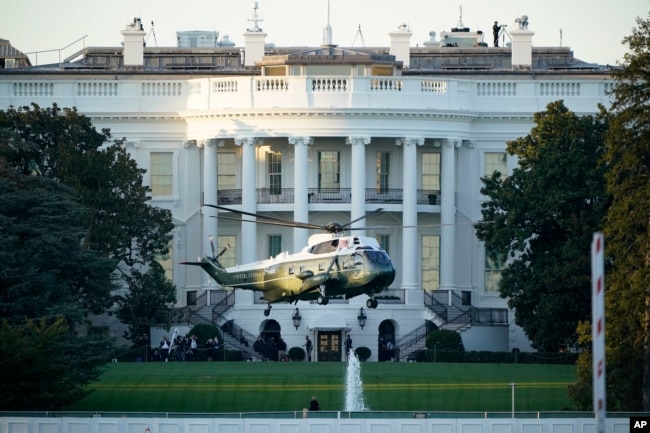 صدر ٹرمپ کا ہیلی کاپٹر وائٹ ہاؤس سے اسپتال کے لیے پرواز کر رہا ہے۔