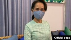 ႏိုင္ငံေတာ္ အတိုင္ပင္ခံပုဂၢိဳလ္ ေဒၚေအာင္ဆန္းစုၾကည္။ (ဓာတ္ပံု - Aung San Suu Kyi - ေမ ၁၄၊ ၂၀၂၀)