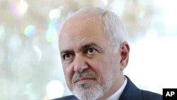 Chèf diplomasi iran an, Mohammad Javad Zarif, sib sanksyon Lèzetazini. (Foto AP/Ebrahim Noroozi, Dosye)