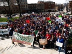 This march on the Madison, Wisconsin state capitol was among 2,000 events in the 2007 Step It Up Campaign.