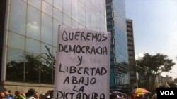 Marcha #TomadeVenezuela en Caracas. Foto: Álvaro Algarra, VOA