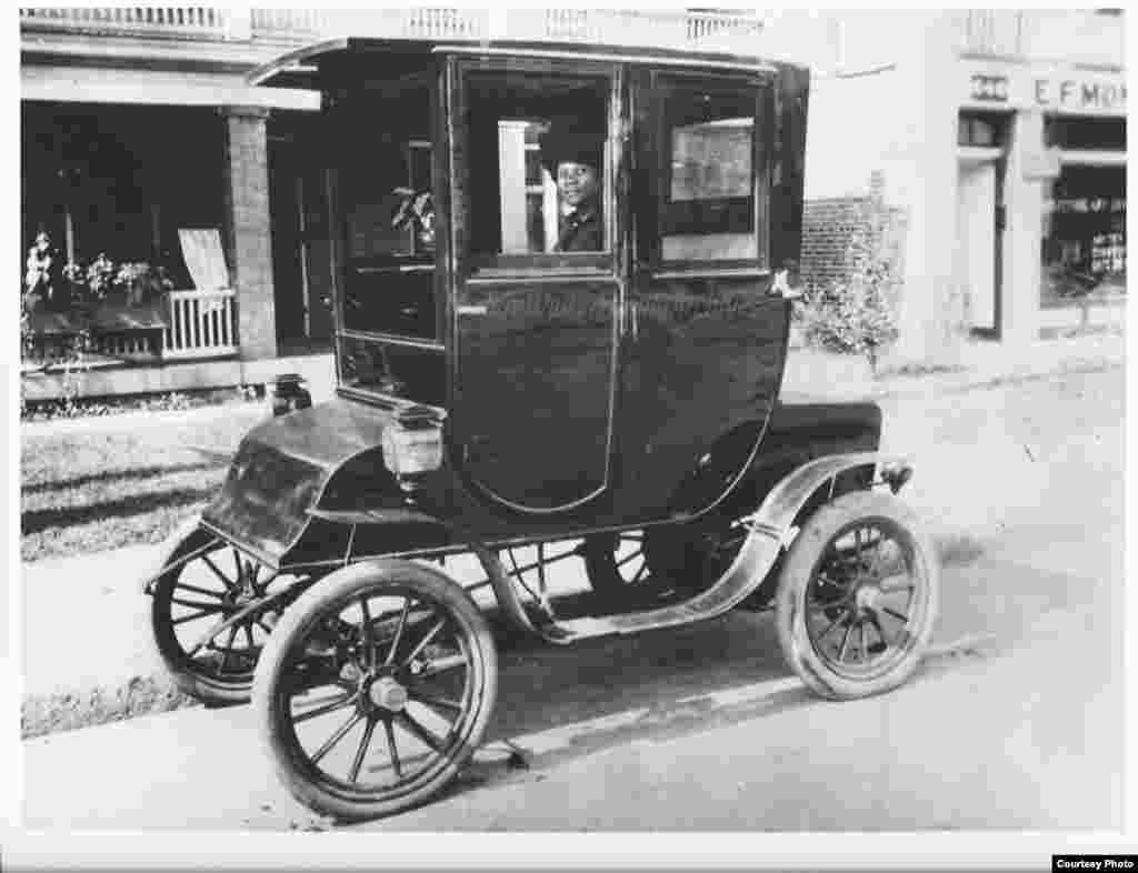 Madam Walker At The Wheel Of Her Waverley Electric Car&nbsp;(Photo credit: A&#39;Lelia Bundles/Madam Walker Family Archives)