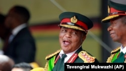 Mutevedzeri wemutungamiri wenyika VaConstantino Chiwenga nemukuru wemauto VaValerio Sibanda vose vabviswa pazvirango