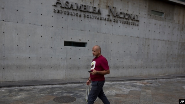 La nueva Asamblea Nacional será la primera vez en 17 años que los rivales de la revolución socialista comenzada por el fallecido presidente Hugo Chávez controlen una institución en el país sudamericano.