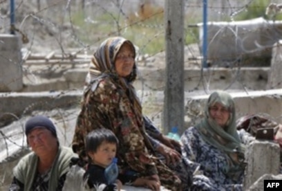 Rus filmlari va seriallaridan jinsiy aloqa sahnalari Cumshot bilan yosh qizning jinsiy aloqasi