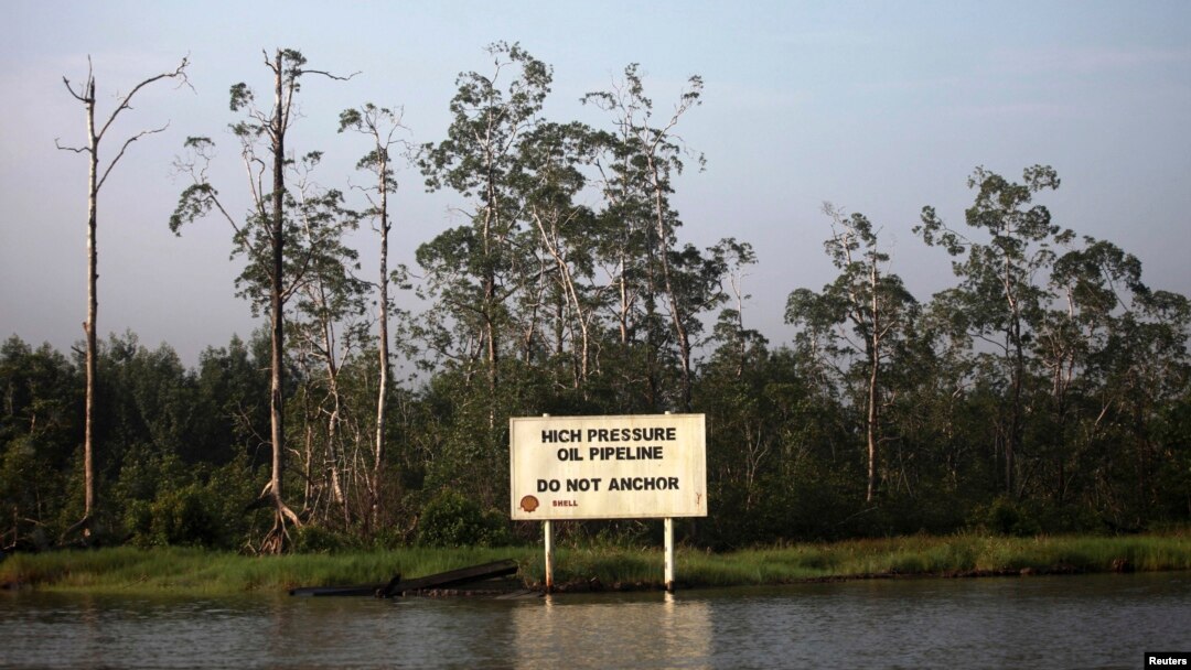 Alerta da Shell a navegação na enseada de Nembe Creek onde passa um dos seus oleodutos (Arquivo)