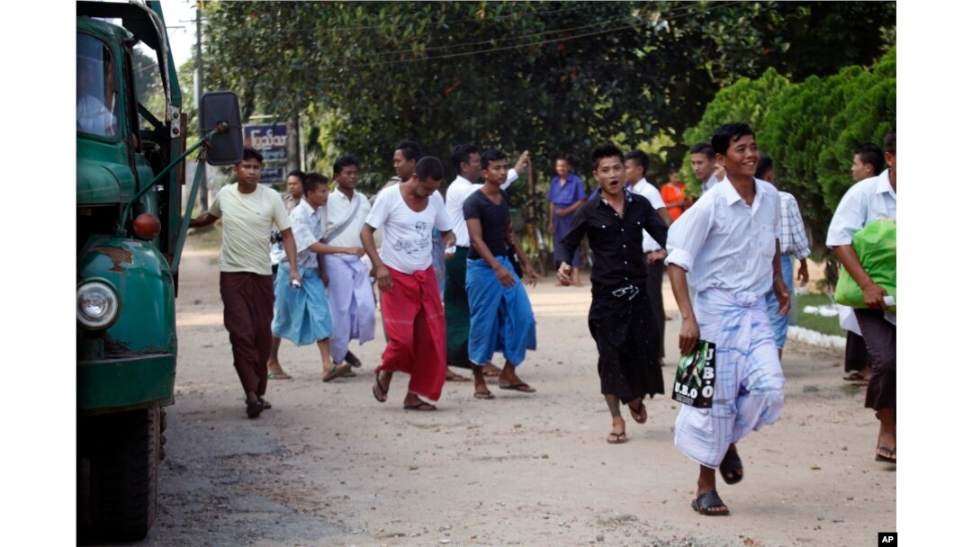 Myanmar Pardons 3,000 Prisoners 