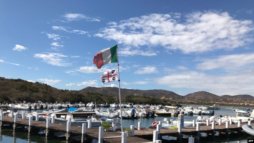资料照片：意大利撒丁岛上的游艇码头（2017年9月18日）(photo:VOA)