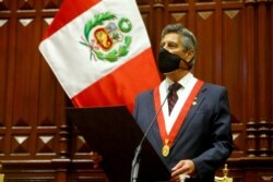 17일 페루의 새 임시대통령으로 취임한 프란시스코 사가스티 대통령