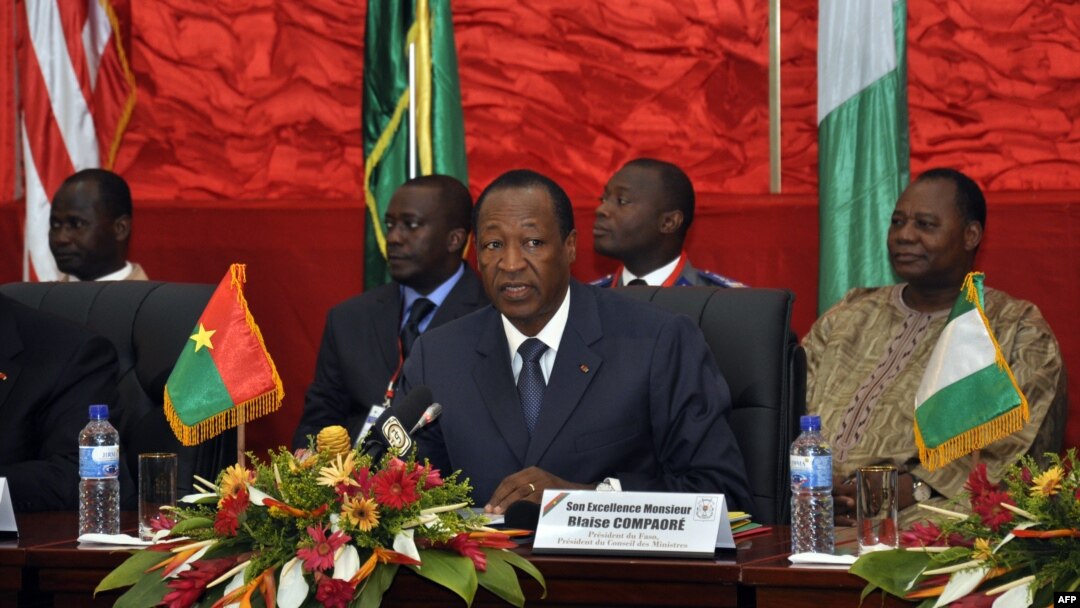 Presiden Burkina Faso, Blaise Compaore, dalam pertemuan ECOWAS terkait Mali di Ouagadougou (7/7). 