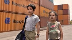 فیلم«ابل» نخستین تجربه کارگردانی دیه گو لونا بازیگر مکزیکی تبار به بررسی زندگی بچه های کوچک و پدران غایب می پردازد