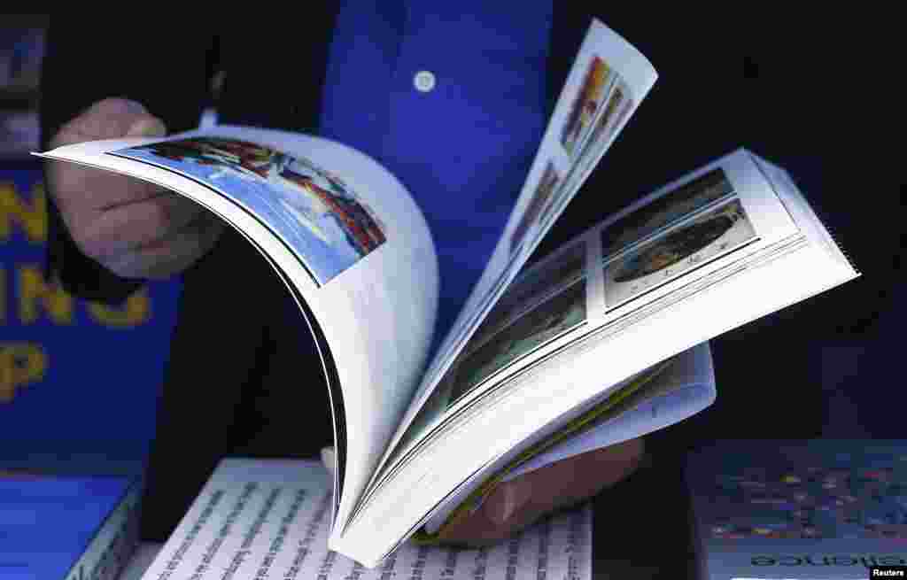  جرمن وزیر خارجہ ویسٹر ویلے اور برازیل کےنائب صدر مائیکل ٹیمر نے میلے کا افتتاح کیا۔