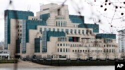 بارەگای MI6 لە لەندەن