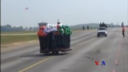 ကမ္ဘာ့ငြိမ်းချမ်းရေး ကိုးလလှေလှော်သူနဲ့ ဆိုင်ကယ်တစီးပေါ်ကလူအုပ်