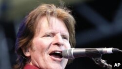 2008년 베를린에서 공연하는 CCR의 존 포거티(John Fogerty)