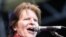 2008년 베를린에서 공연하는 CCR의 존 포거티(John Fogerty)