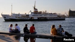 LA Times: 'İstanbul'da Gençlerin Sığınağı Kadıköy'