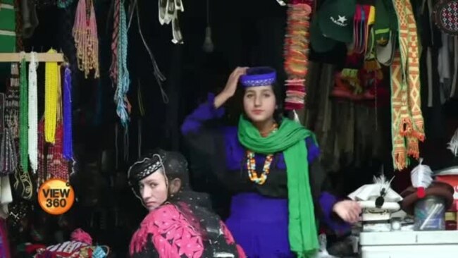 کیلاش کی خواتین کو سیاحوں سے کیا شکایت ہے؟ کیلاش کی خواتین کو سیاحوں سے کیا شکایت ہے؟