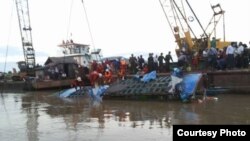 နစ်မြုပ်ရေယာဉ်မှ ၅၅ လောင်းအထိ ဆယ်ယူရရှိ