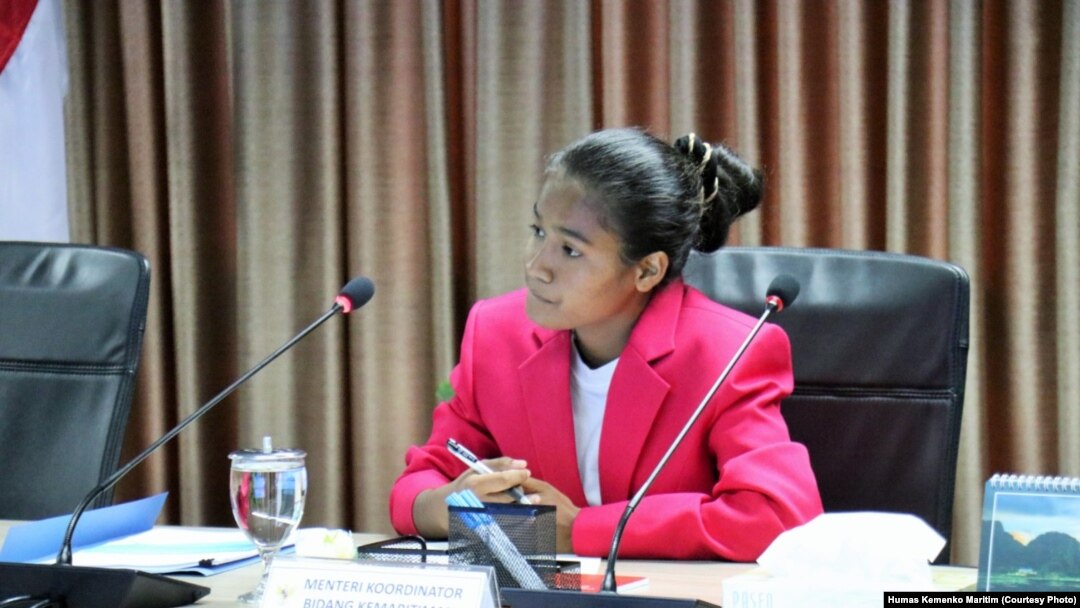 Maria Lengari atau Osin saat menjabat "Satu Hari Menjadi Menko Bidang Kemaritiman", 11 Oktober 2018. (Foto: Humas Kemenko Maritim).