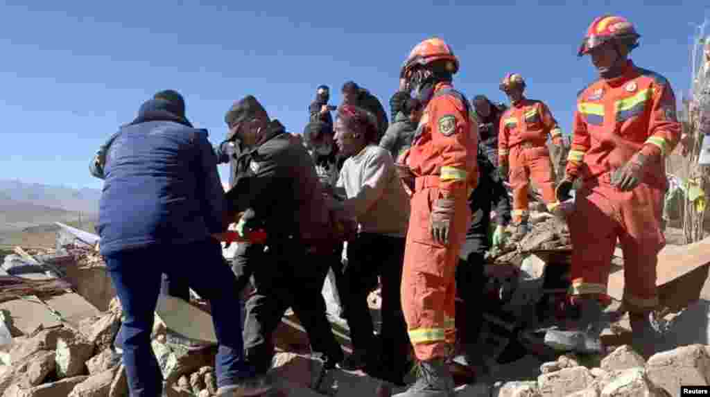 El impacto del terremoto se sintió en toda la región de Shigatse, en el Tíbet, donde viven 800.000 personas. La región está administrada por la ciudad de Shigatse, la sede tradicional del Panchen Lama, una de las figuras más importantes del budismo tibetano.