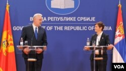 Premijeri Srbije i Crne Gore Ana Brnabić i Zdravko Krivokapić pred novinarima u Beogradu (Foto: Fonet)