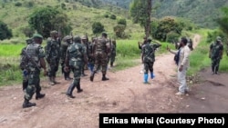 Mampinga ya ba RDC, ba FARDC, na lubuaku ya Mualike pene na Butembo, Nord-Kivu, 12 décembre 2019. (VOA/Erikas Mwisi)