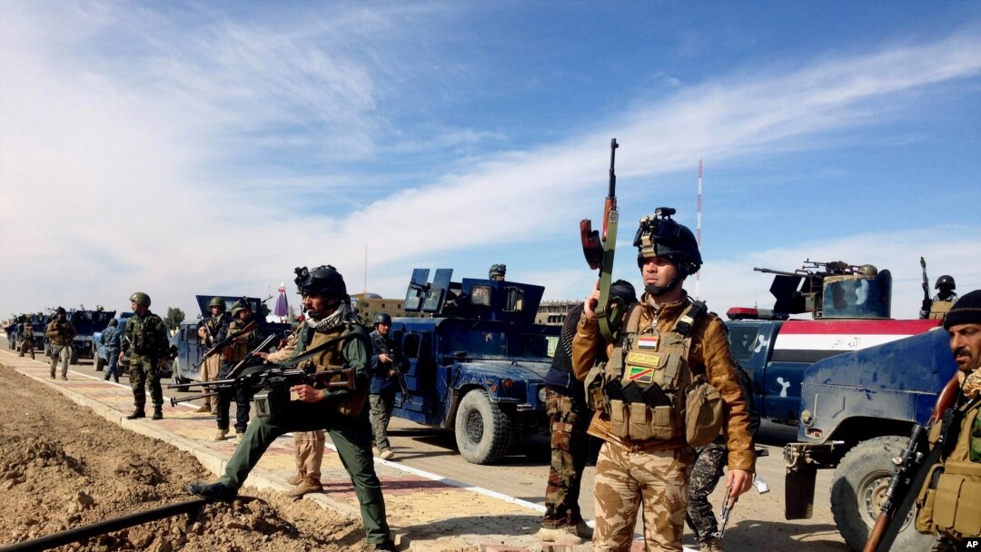 Pasukan Keamanan Irak bersiap menyerang posisi al-Qaida di Ramadi, 115 kilometer arah barat dari Baghdad, Irak, 2 Februari 2014.
