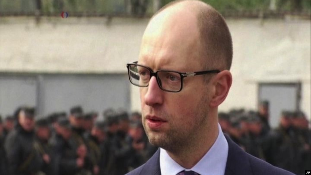 PM Ukraina Arseniy Yatsenyuk mengatakan Rusia mungkin berusaha mengganggu pemilihan hari Minggu (foto: dok).