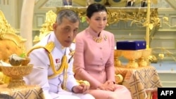 Quốc vương Thái Lan Maha Vajiralongkorn và Hoàng hậu Suthida Vajiralongkorn.